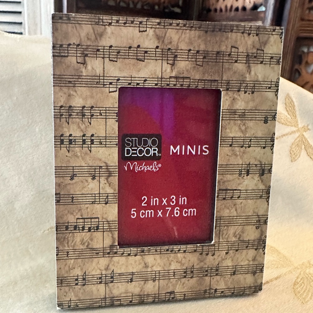 Studio Decor 2” X 3” Music Notes Photo / Picture Frame.